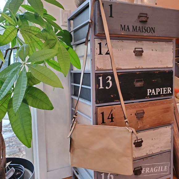 NWT A Bellucci Italy Lt Camel Nappa Leather Purse - Picture 2 of 8